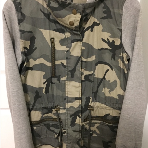 Camo Utility Jacket w/grey sleeves - Picture 3 of 5